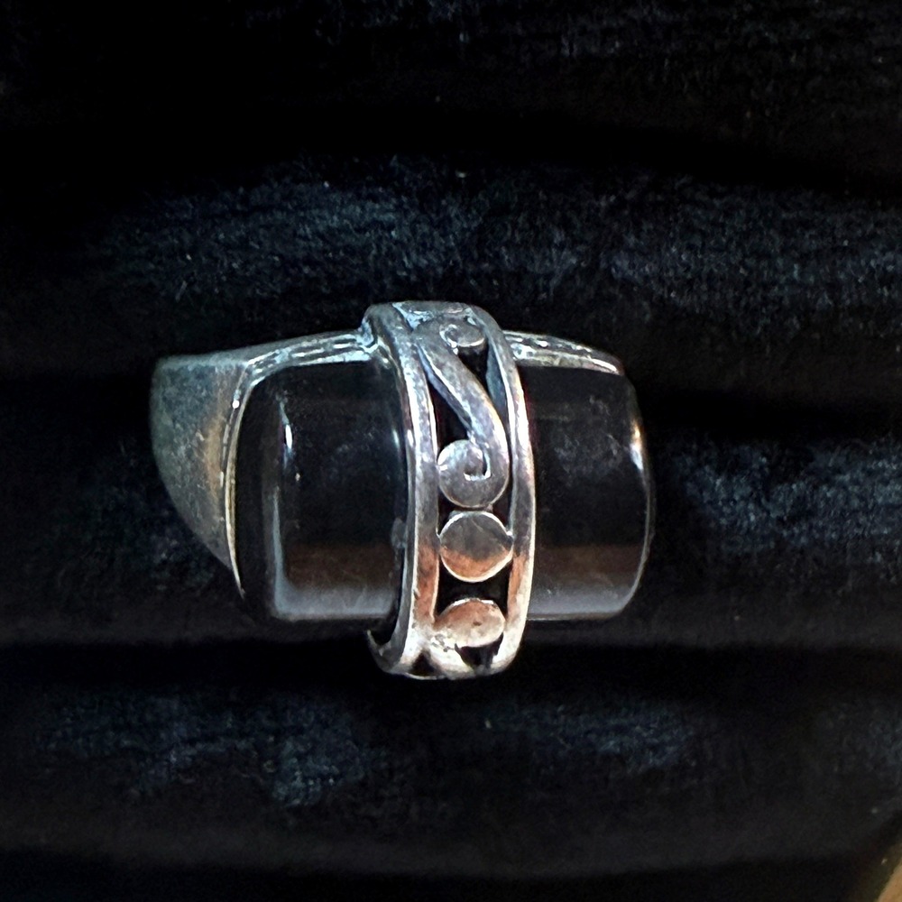 Vintage Black Onyx Sterling Silver Ring Women Size 7.75‎ Good Gothic Scrollwork